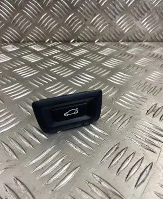 BMW 5 F10 F11 Tailgate/boot open switch button 9275119