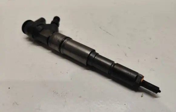 BMW X5 E53 Fuel injector 0445110131