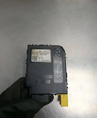Volkswagen Golf V Steering angle sensor 05113525 01016071530160