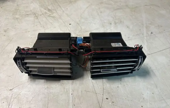 Mercedes-Benz CLS C218 X218 Dash center air vent grill A2188300054 08199002