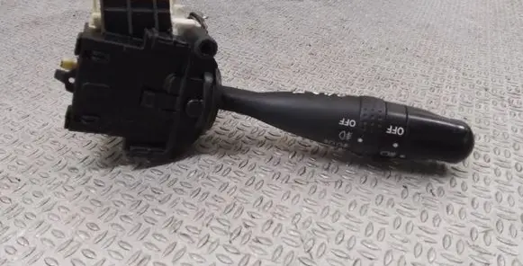 Toyota Corolla Verso E121 Indicator stalk 13020173753