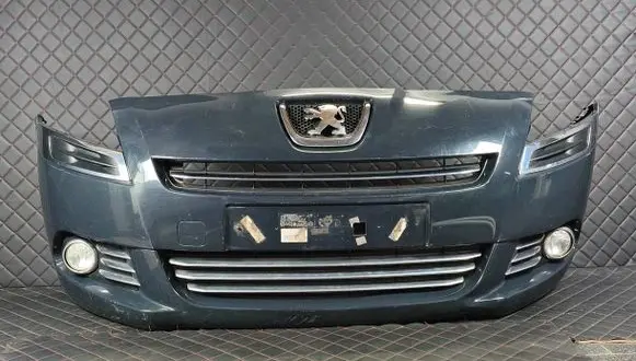 Peugeot 5008 Front bumper 