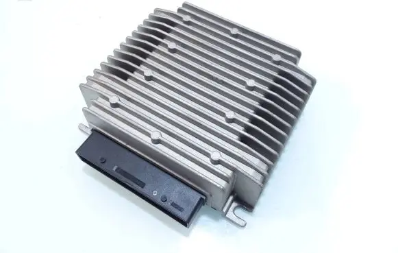 Tesla Model S Sound amplifier 100483310a03 100035000109