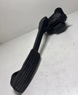 Volvo V70 Accelerator throttle pedal 30636004 6PV00853701