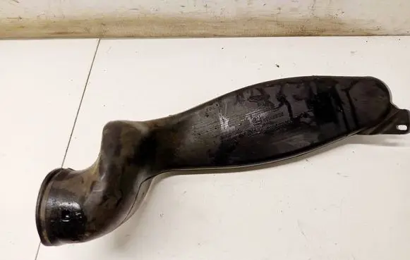 Opel Astra H Air intake hose/pipe 13113826
