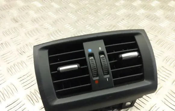 BMW X3 F25 Rear air vent grill 9200888