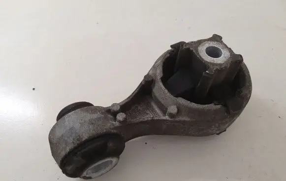 Nissan X-Trail T31 Engine mount bracket 11350JD000