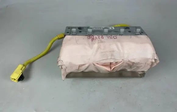 Subaru Outback Passenger airbag