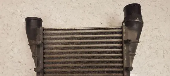 Volkswagen PASSAT B5 Intercooler radiator 058145805A 1402007