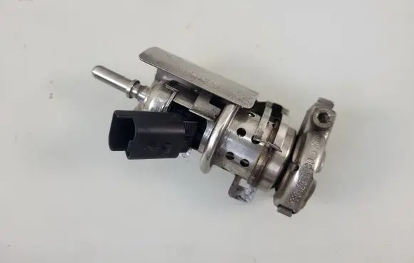 Opel Grandland X AdBlue injector 9813930180