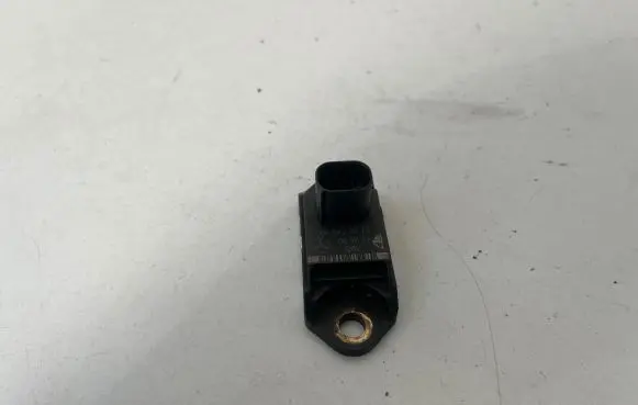 Mercedes-Benz S W221 Airbag deployment crash/impact sensor 0045423518 06W33