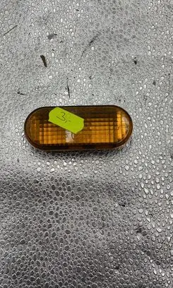 Volkswagen Golf III Front fender indicator light 6R019787