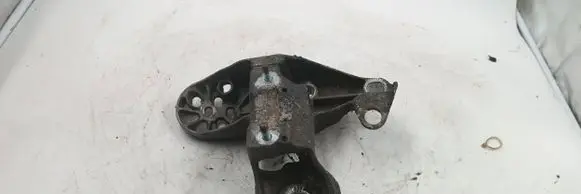 Volkswagen PASSAT B5 Engine mounting bracket