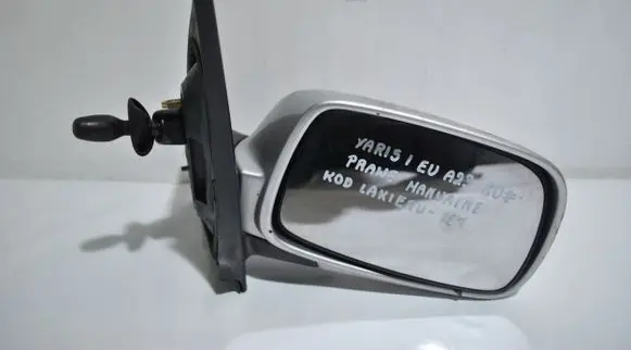 Toyota Yaris Manual wing mirror 