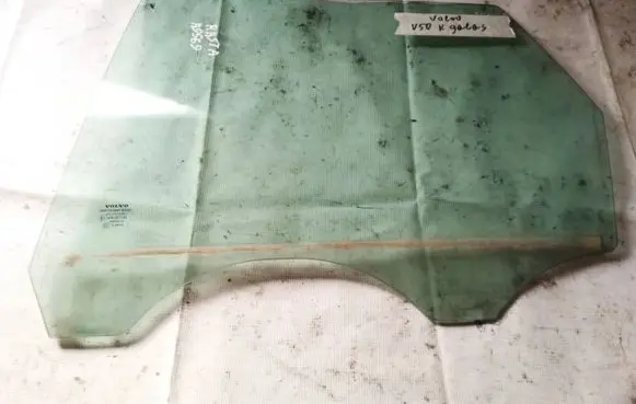 Volvo V50 Rear door window glass as2