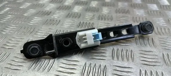 KIA Sportage Seat belt adjustment rail 88890D7000