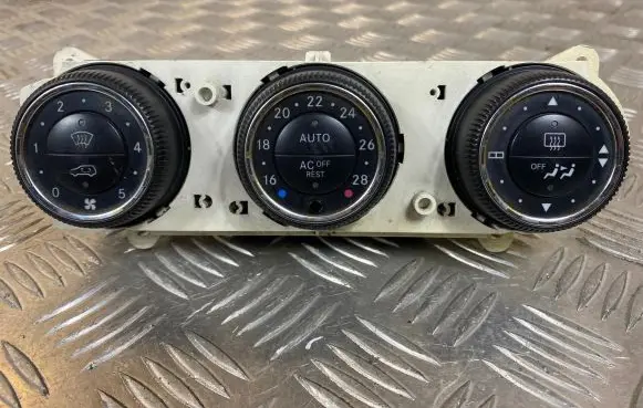 Mercedes-Benz ML W163 Climate control unit A1638204289 5HB96464302