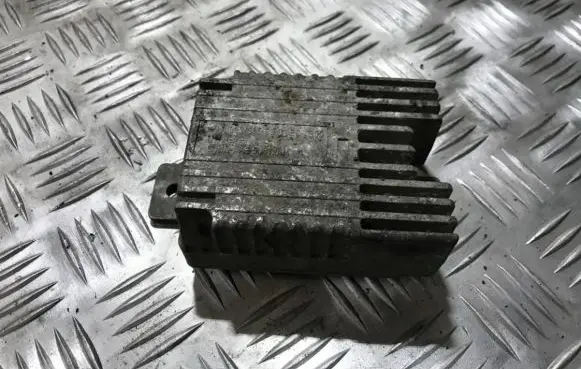 Mercedes-Benz A W168 Coolant fan relay a0235456832