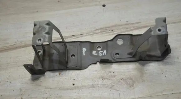 Nissan Murano Z51 Fender mounting bracket