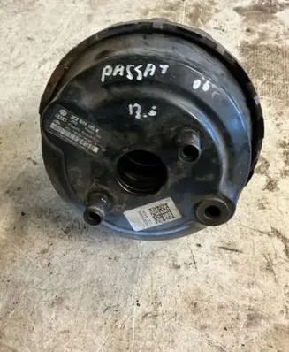 Volkswagen PASSAT B6 Brake booster 3C2614105K 03784990024