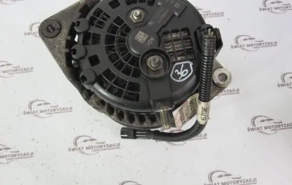 Opel Antara Generator/alternator 13580078