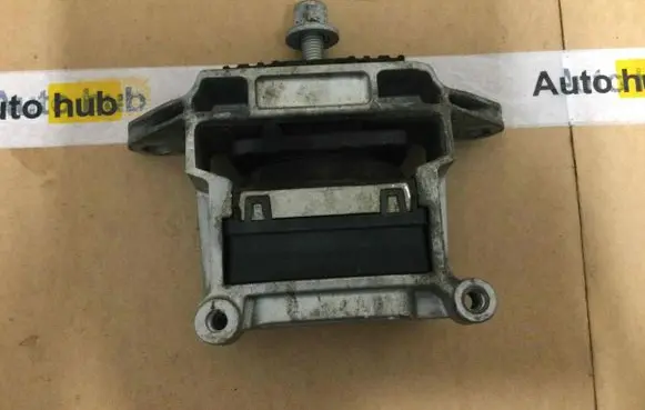 Land Rover Discovery Sport Engine mount bracket LR128245