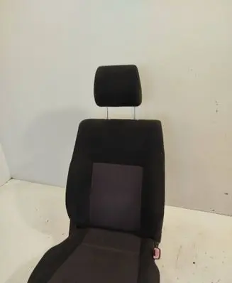 Suzuki SX4 Front passenger seat 