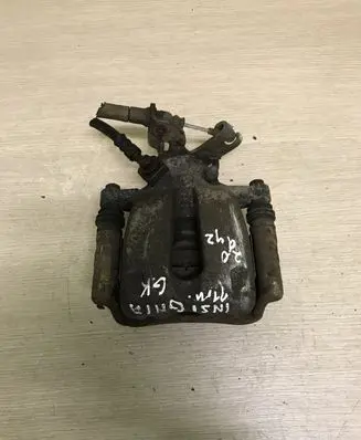 Opel Insignia A Rear brake caliper