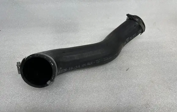 Volvo XC90 Intercooler hose/pipe 31261366