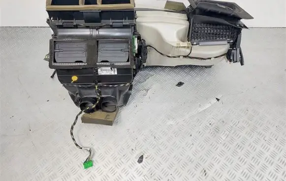Volvo XC90 Interior heater climate box assembly P08693260