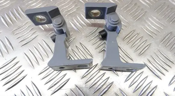 Rear door hinge set