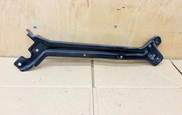 Skoda Superb B8 (3V) Headlight/headlamp mounting bracket 3V0806930