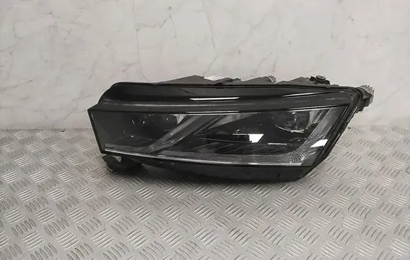 Skoda Octavia Mk4 Headlight/headlamp 5E4941015A