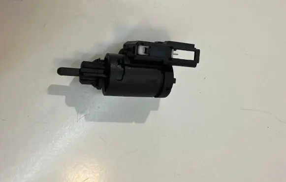 Brake pedal sensor switch