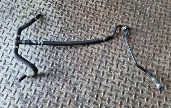 Mercedes-Benz C W204 Engine coolant pipe/hose A2045012225