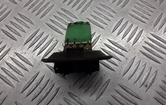 Skoda Fabia Mk1 (6Y) Heater blower fan relay 