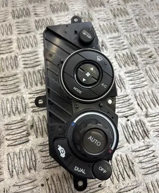 Honda Civic Climate control unit MN04DA00065