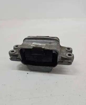 Volkswagen Tiguan Engine mount bracket 1K0199555