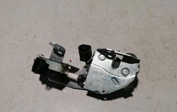 Porsche Cayenne (9PA) Tailgate window lock/catch/latch 7L0827506E