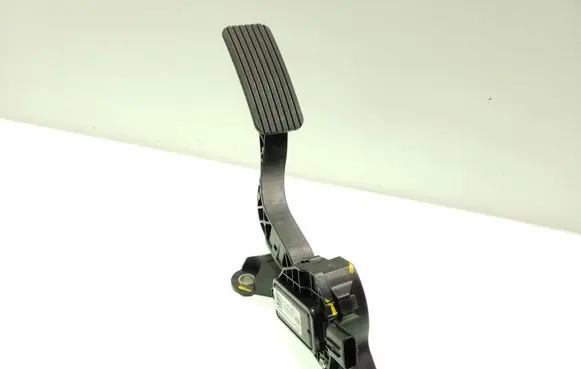 KIA Ceed Accelerator throttle pedal 32700G4200