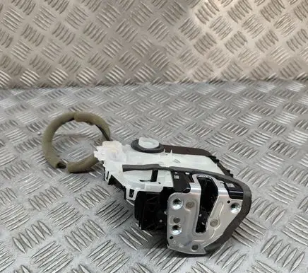 Lexus RX 450H Rear door lock 6905048070