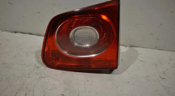 Volkswagen Tiguan Tailgate rear/tail lights 5N0945094