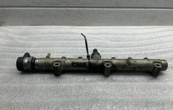 KIA Sorento Fuel main line pipe 0445214103