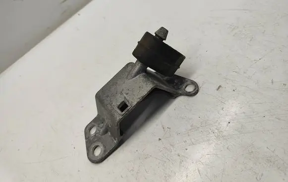 Chrysler Pacifica Muffler mount bracket/holder 68257860AA 04578340AA
