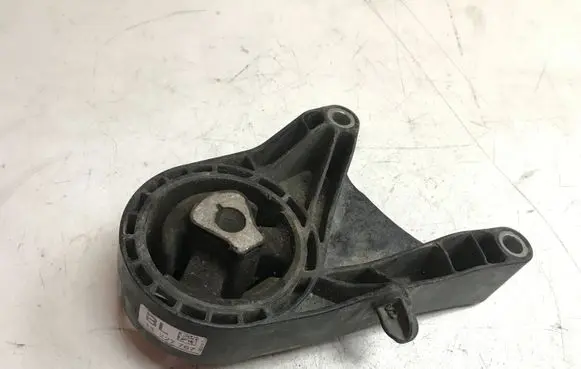 Opel Insignia A Engine mount bracket 13227767