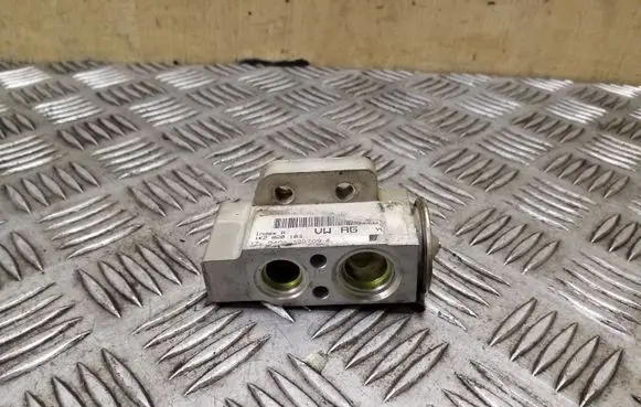 Air conditioning (A/C) expansion valve