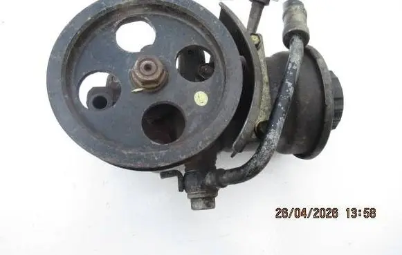 Toyota RAV 4 (XA10) Power steering pump CL09J