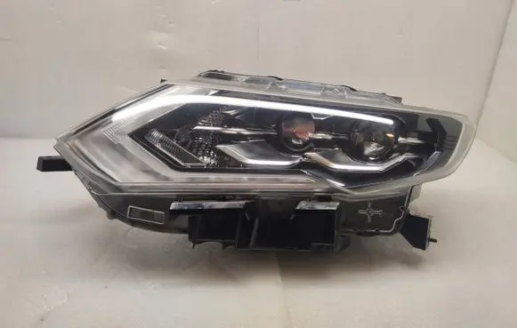 Nissan X-Trail T32 Headlight/headlamp