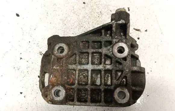 Audi Q7 4L Engine mounting bracket 059903143Q