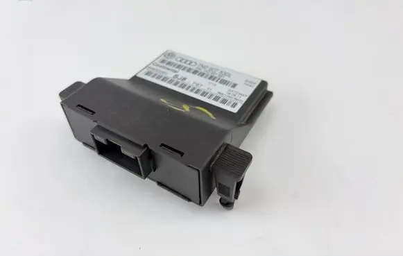 Volkswagen PASSAT B7 Gateway control module 1K0907951